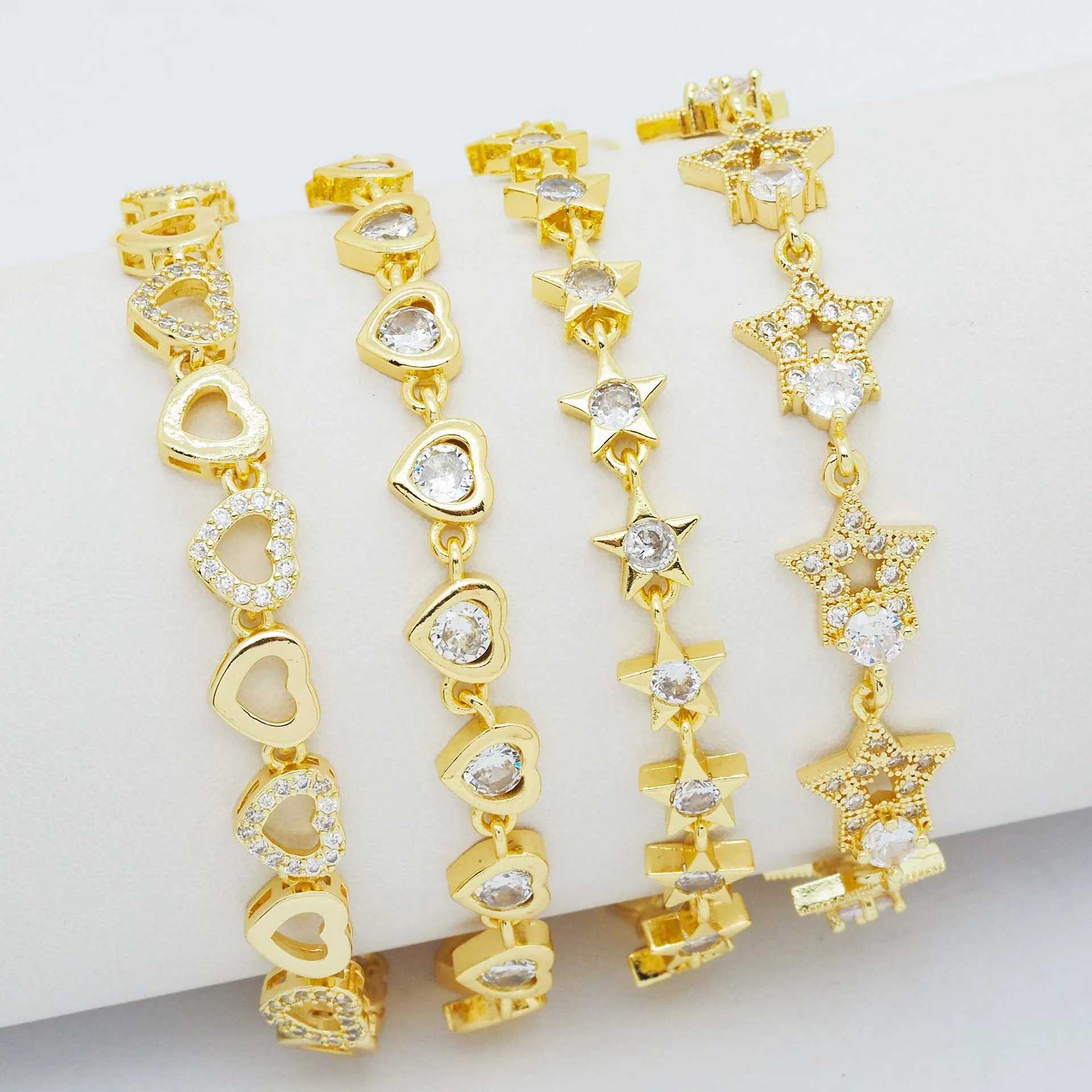 شخصية المرأة سحر سوار على شكل قلب الزركون مطلي 18K مطلي سوار ذهب يوميا بسيطة كريستال سلسلة سوار مجوهرات Gif #1