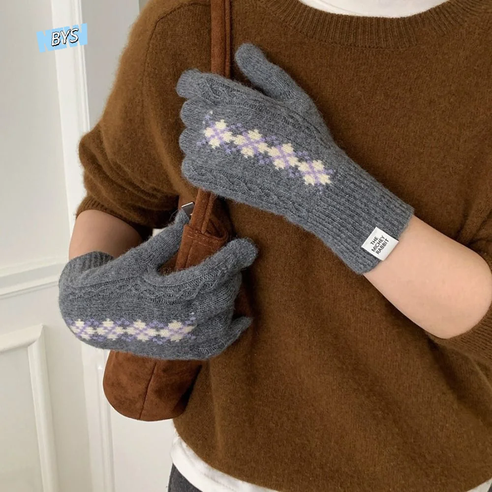 

Fair Island Style Winter Knitted Gloves Red Soft Crosshatched Pattern Wool Gloves Touch Screen Waterproof Twists Pattern Gloves