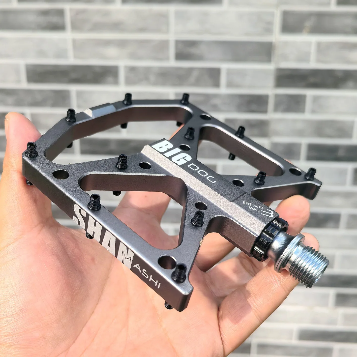 

Big dog pedals mountain bike 3 bearing bicycle bearing wide anti-slip pedals comfortable pedals