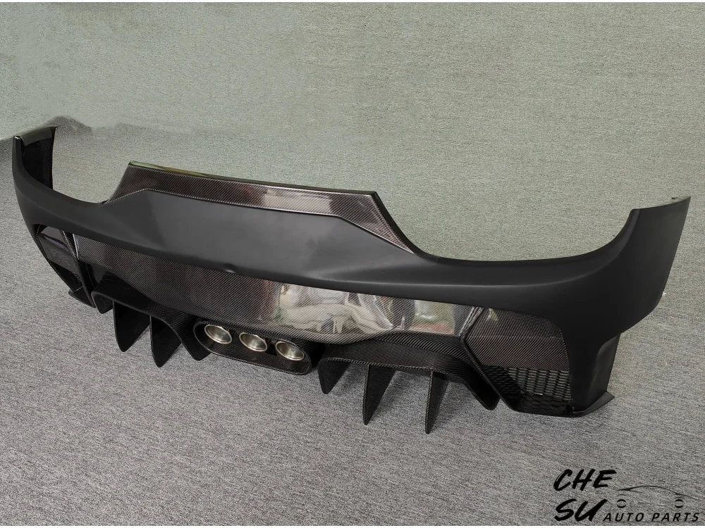 V-style Semi Carbon Fiber Rear Bumper Rear Diffuser Tailpipe Body Kit Suitable for Ferrari 458 Italian Spider Head Upgrade