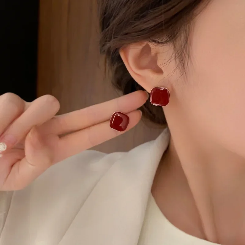 Retro Wine Red Square Stud Earring for Women Korean Simple Geometry Temperament Jewelry Christmas Girlfriend Gift