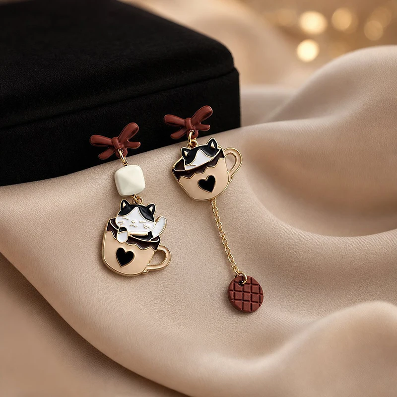 GANPUP Exquisite Niedliche Katzen-Kaffeetassen-Ohrstecker für Damen, Modischer Neuer Ohrpiercing-Schmuck, Geschenk für Party und Alltag. – Detail 1