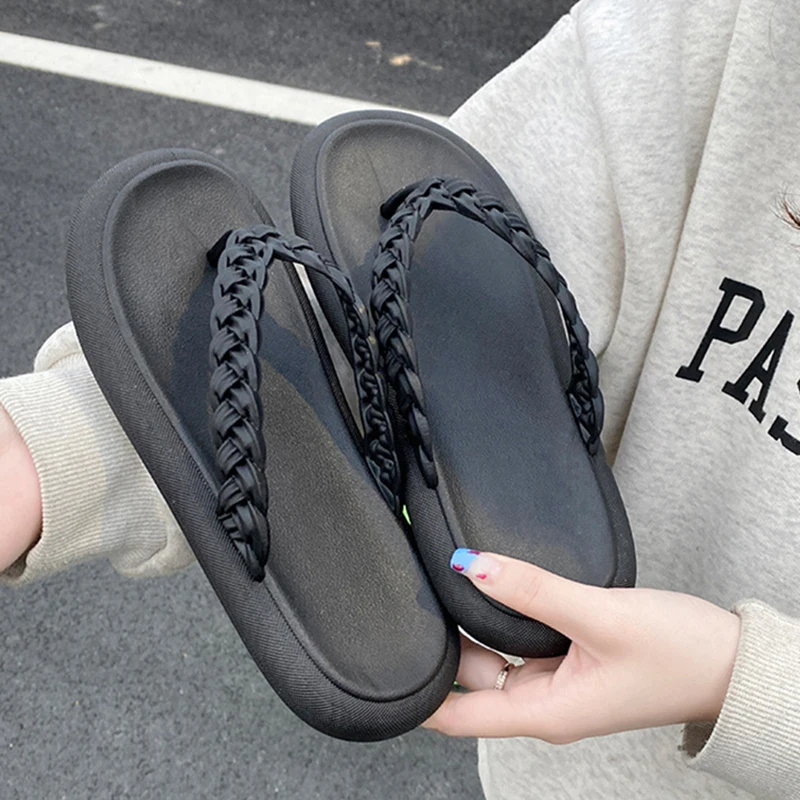 New Fashion Slippers Women Outside Wear Beach Flip Flops Female Non-slip Clip Toe Bathroom Slides Sandals Soft Sole Flat Shoes