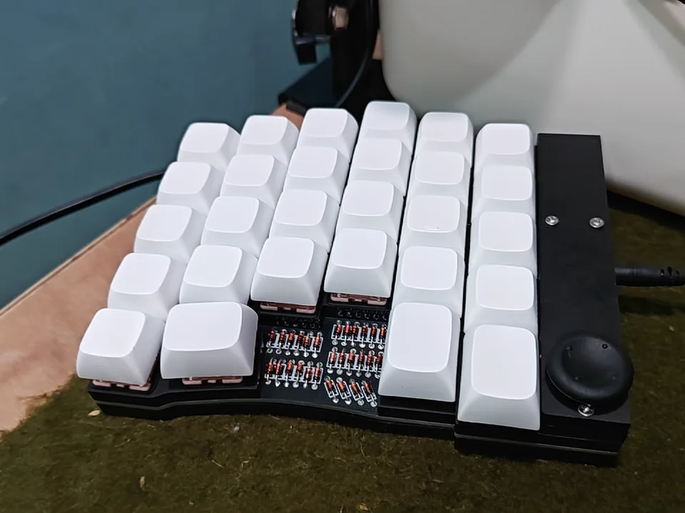 Imagem -02 - Teclado Mecânico com Little Red Dot Faça Você Mesmo Design Ergonômico Ideal para Gamers e Dispositivos Do42 Do52 Pro Do52 Pro 5040 Knob