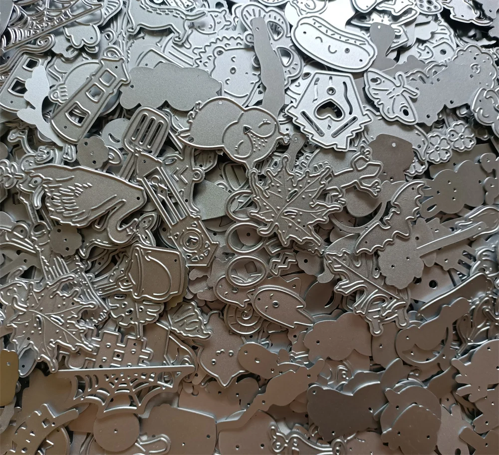 Losowe torby na szczęście 10-100 sztuk Metalowe matryce do wycinania Koronkowa ramka ze zwierzętami Scrapbook Papierowe rzemiosło Nóż Forma Ostrze Dziurkacz Szablony