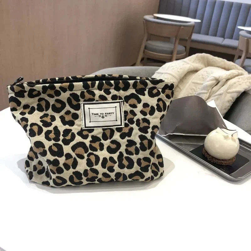 Large Women Leopard Cosmetic Bag Canvas Waterproof Zipper Make Up Bag Travel Washing Makeup Organizer Beauty Case