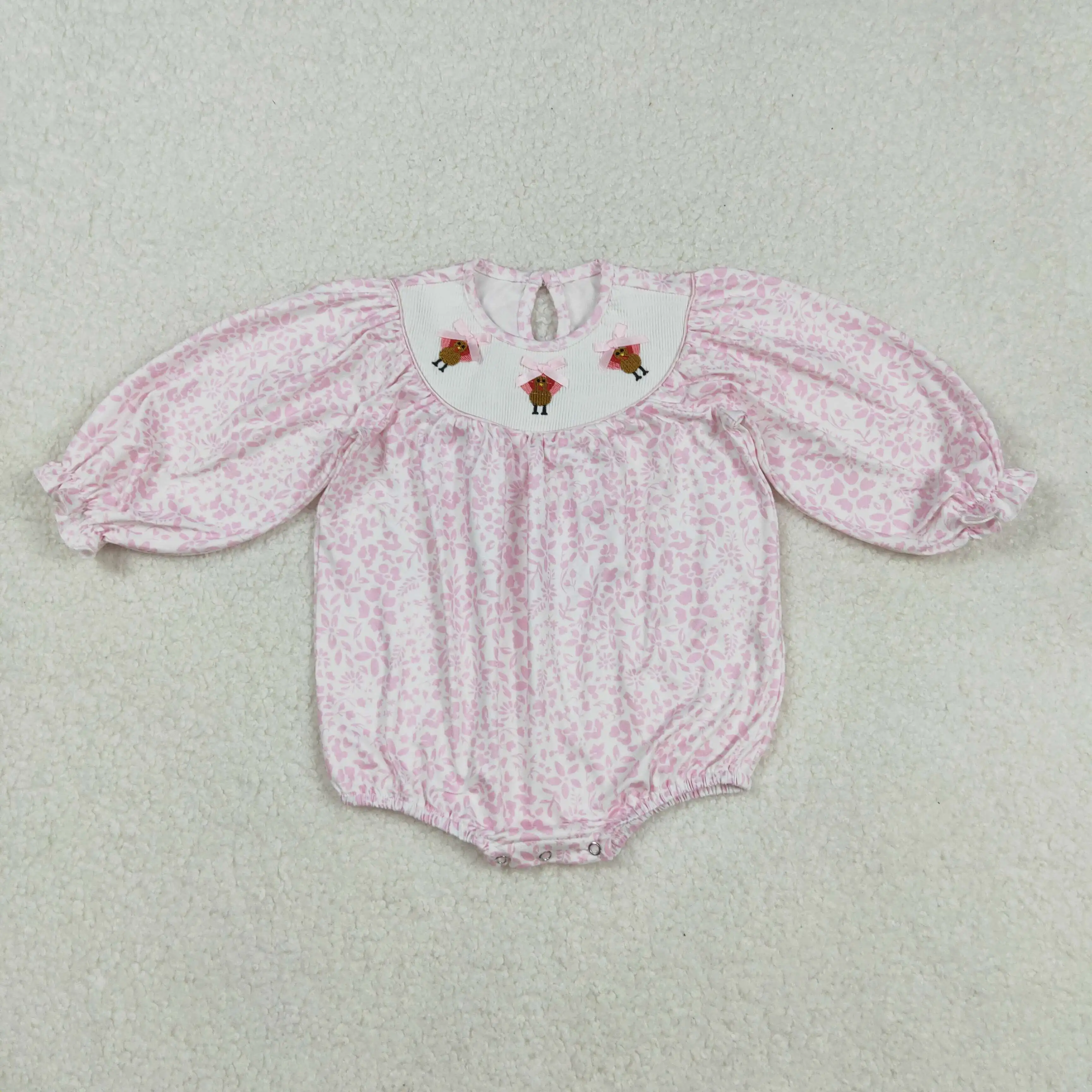 8.29y感謝祭の女の赤ちゃんロンパース卸売スモック刺繍七面鳥ピンクの花と葉長袖ロンパース