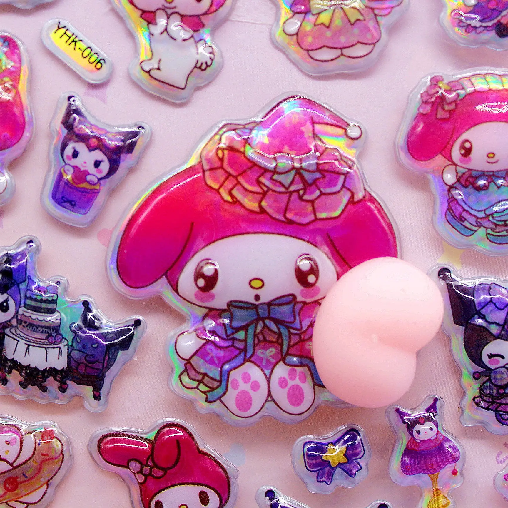 2026年新作 可愛い漫画風3Dレーザー加工ステッカー 子供向けDIY楽しいステッカー 携帯電話ケース 水筒デコレーションステッカー おもちゃ