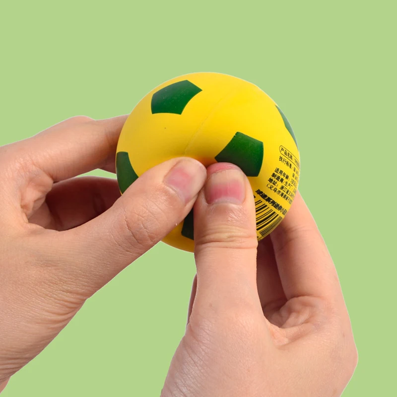 6 cm Super High Bouncy Mini Gomma Piccolo Calcio Decompressione Palla da squash elastica cava Giocattolo per bambini MINI Regalo di calcio