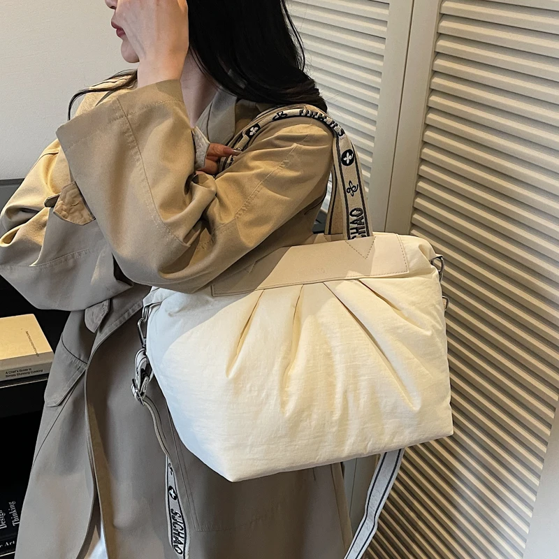 مطوي تصميم الأزهار حزام صغير حمل الحقائب للنساء نسيج النايلون سعة كبيرة الكتف حقيبة كروسبودي حقائب اليد العلامة التجارية الأصلية