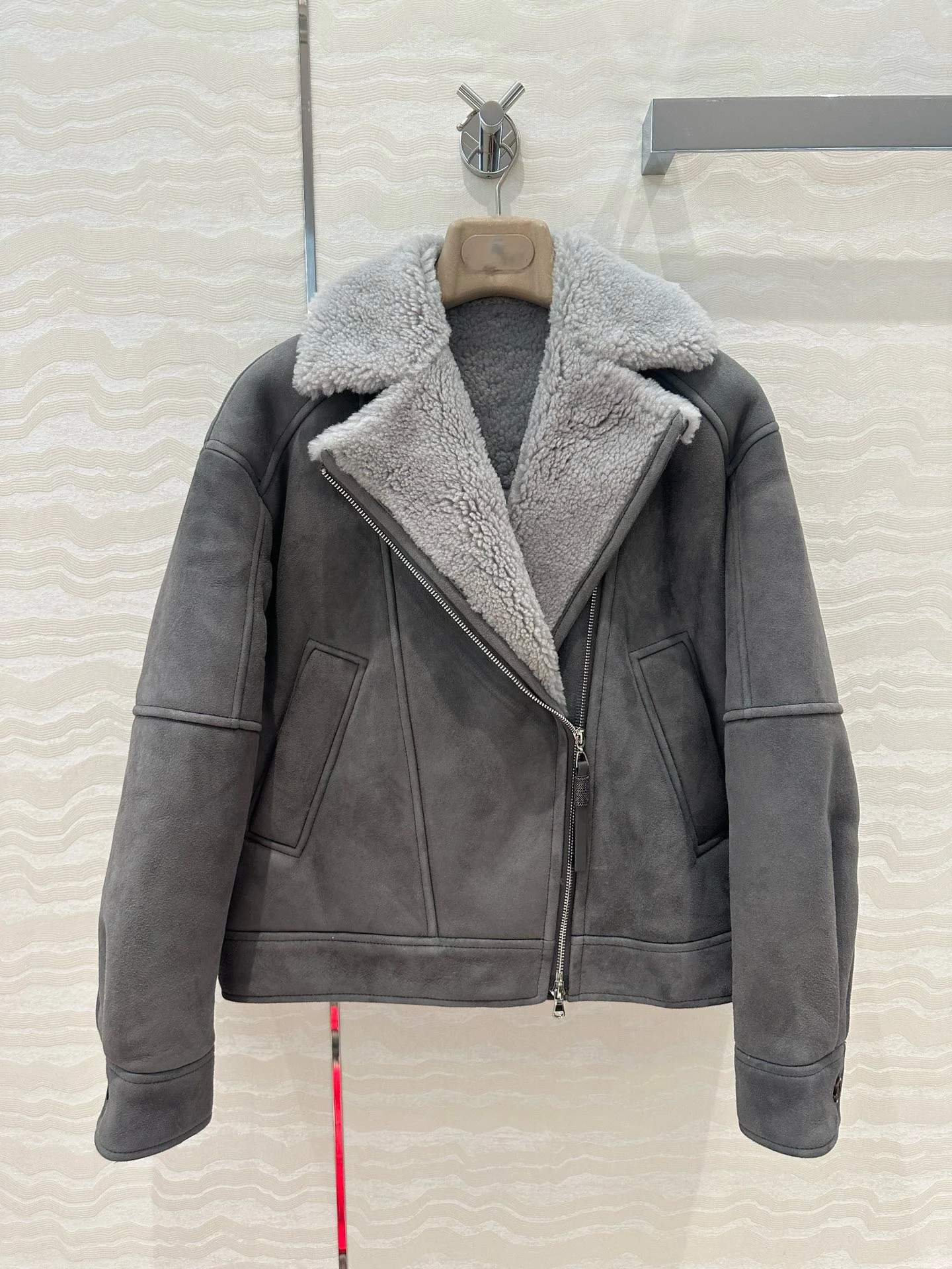 Exquisitely trimmed zipped suede casual shearling jacket