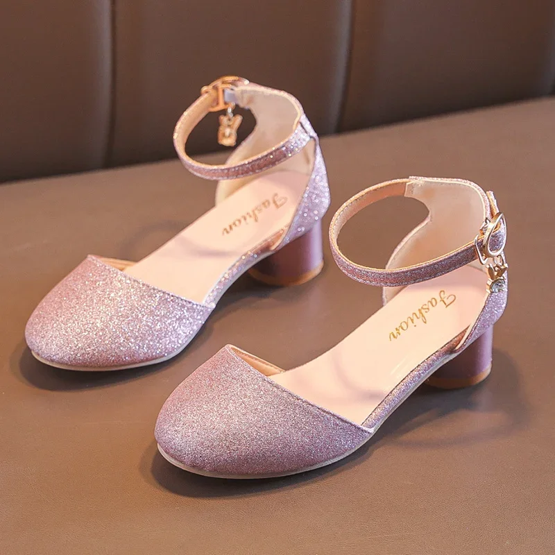 Zapatos de princesa brillantes para niñas, sandalias elegantes y lindas para niños, tacones cómodos, pasarela, moda para estudiantes de Primavera/Verano