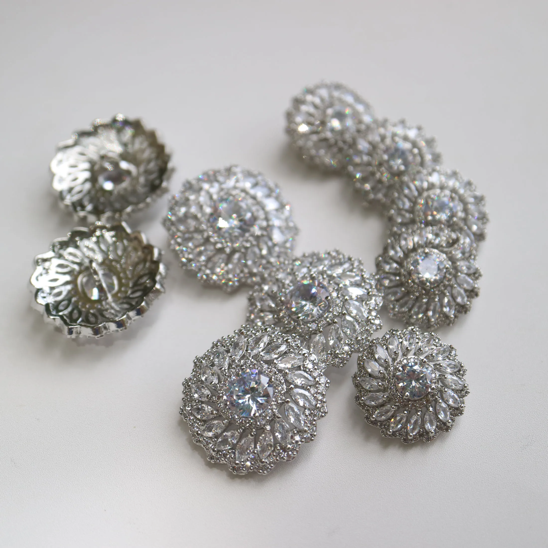 botoes-de-cristal-luxuosos-com-strass-para-roupas-botoes-decorativos-de-zirconia-cubica-para-costura-em-casacos-botoes-cz-para-costurar-em-trajes-e-cardigans