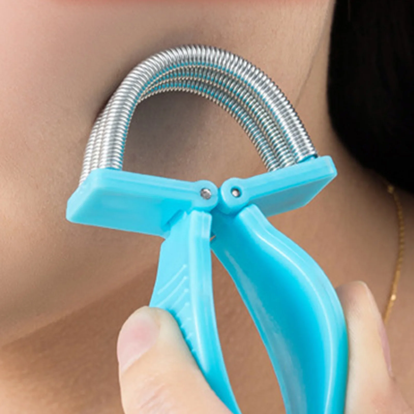 مزيل شعر الوجه أدوات العناية بالبشرة أسطوانة زنبركية آلة إزالة الشعر اليدوية للنساء إزالة شعر الوجه للبشرة الحساسة للشفاه العلوية للذقن