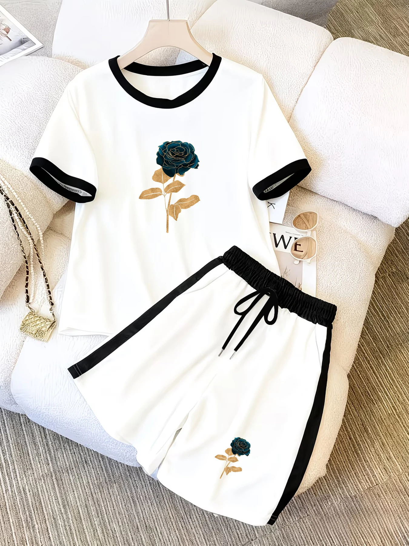 French-Style Elegant Rose-Themed Rose Branch and Leaf Pattern Printed Women's Three-Piece Set: Short-Sleeve T-Shirt, Shorts, and Long Pants Casual Sports Suit for Summer Daily Commuting, Outings, Shopping, and Home Wear, Suitable for Multiple Occasions, Casual Versatile Set for Women