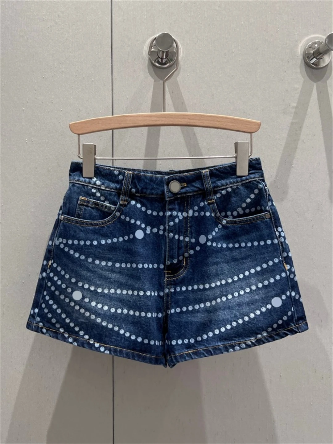 

Summer New Arrival Retro Laser Chain Pattern High-Waist Denim Jeans Shorts for Women