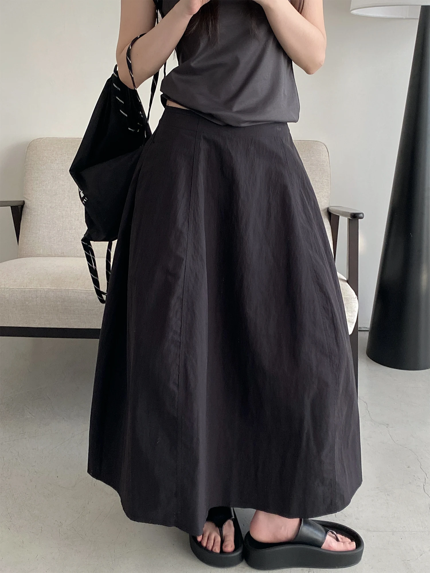 

Женская летняя юбка макси А-силуэта с расклешенным подолом, цветочным принтом, миди, стройнящая, черно-белая, для повседневной носки, со средней талией