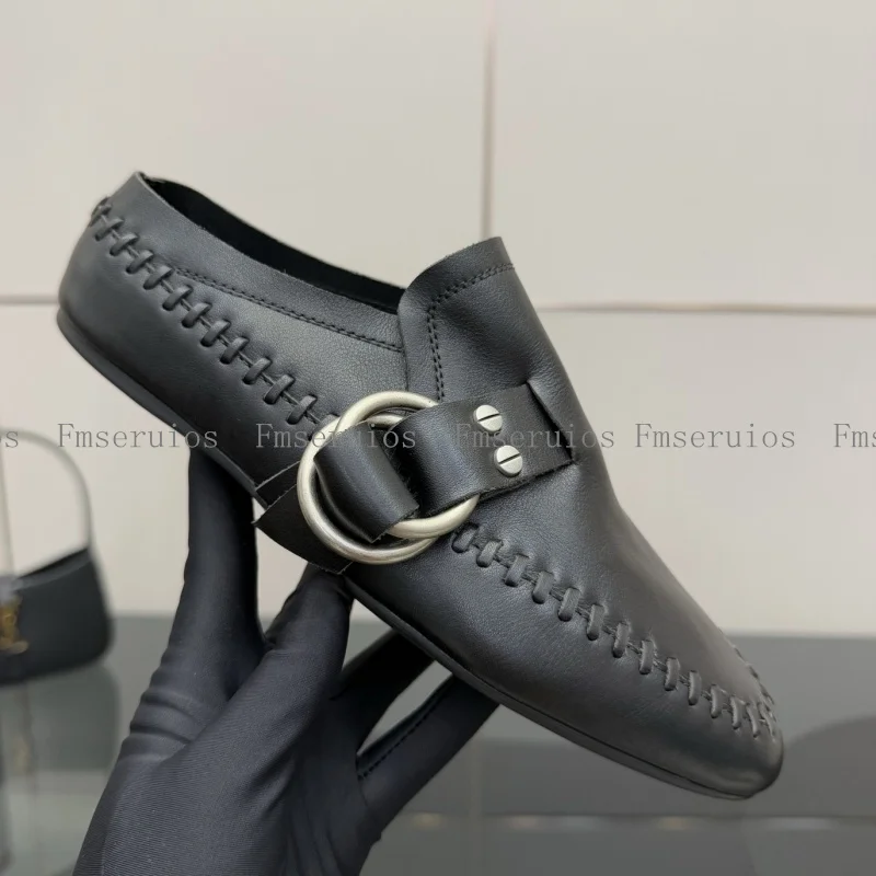 

Модные тапочки с круглым носком без шнуровки на плоской подошве из натуральной кожи с заклепками и декором, элегантные удобные уличные шлепанцы высокого качества