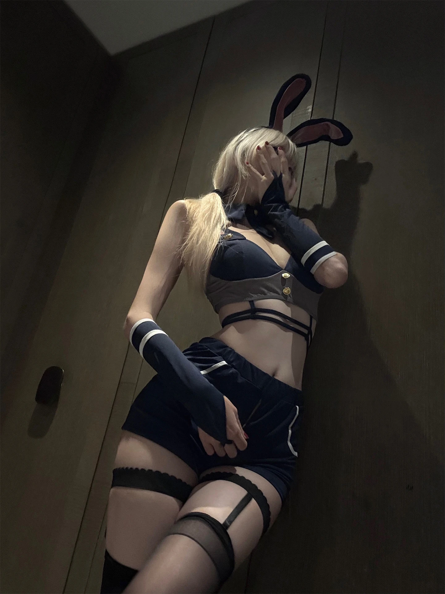 

Сексуальный костюм офицера кролика, комплект на Хэллоуин, женский модный наряд, нижнее белье Pure Desire QQNY с низкой талией, жилет Svel