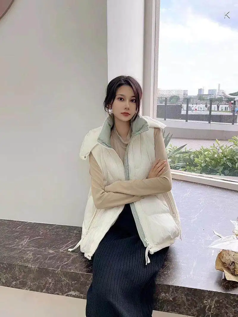 Winter Women Hooded Down Waistcoat Light Thin White Duck Down Vest Coat Ladies Warm Sleeveless Puffer Jacket Parkas Short Tank