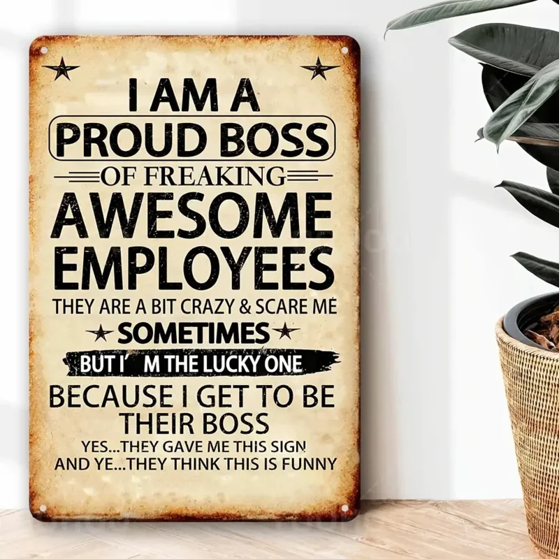 قطعة واحدة من لافتة ألومنيوم "رائعة للموظف الفخور"، مقاس 8 × 12 بوصة - لوحة فنية جدارية روح الدعابة وتحفيزية بتصميم عتيق