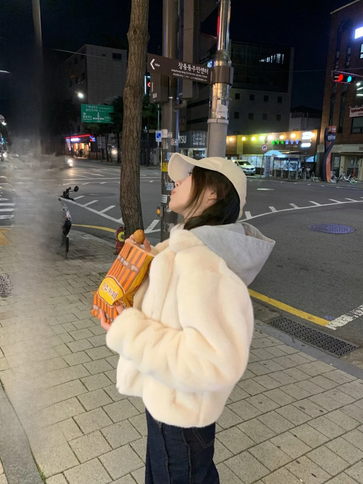 

Белая меховая куртка для женщин, короткое пальто из искусственного меха с кожаными вставками, осенне-зимнее, ANLINE Commute Sle Thi...