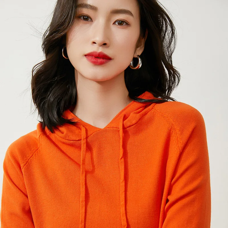 เสื้อฮู้ดกันหนาวสำหรับผู้หญิง ผ้าถักเนื้อบาง ทรงหลวม สวมใส่สบาย เหมาะสำหรับใส่เที่ยวหรือเดินทาง  ดีไซน์เรียบง่าย ดูดีมีสไตล์