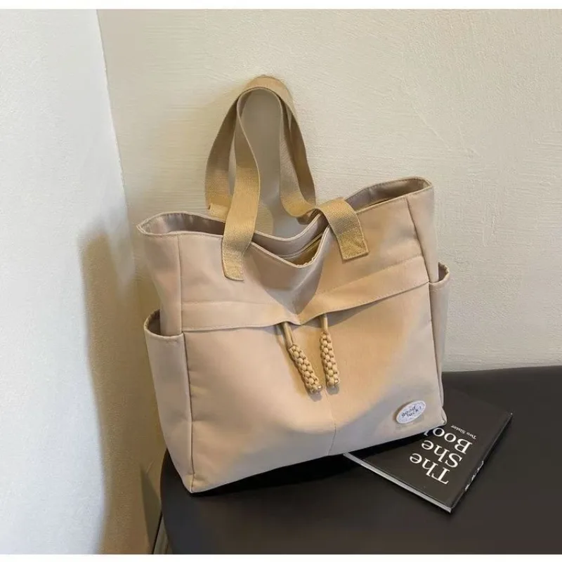 

Женская сумка-тоут в зарубежном стиле, большая вместимость, модная, трендовая, нишевая, на плечо, через плечо, ручная сумка