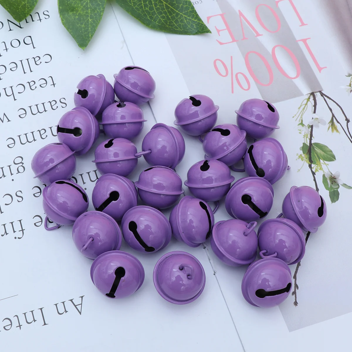 

100Pcs Small Bells Decorative Craft Accessories Bright Color DIY Jewelry Pendant for Christmas Wedding Party Home Decoration