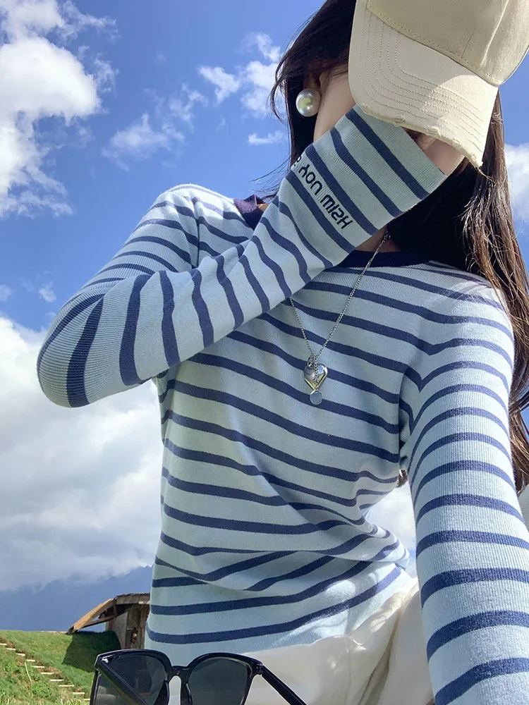

Casual Slim Fit Blue Stripe Base irt Women's Knitted Top Breathable Soft V-Ne ort Sve Long Sve Faionable Summer