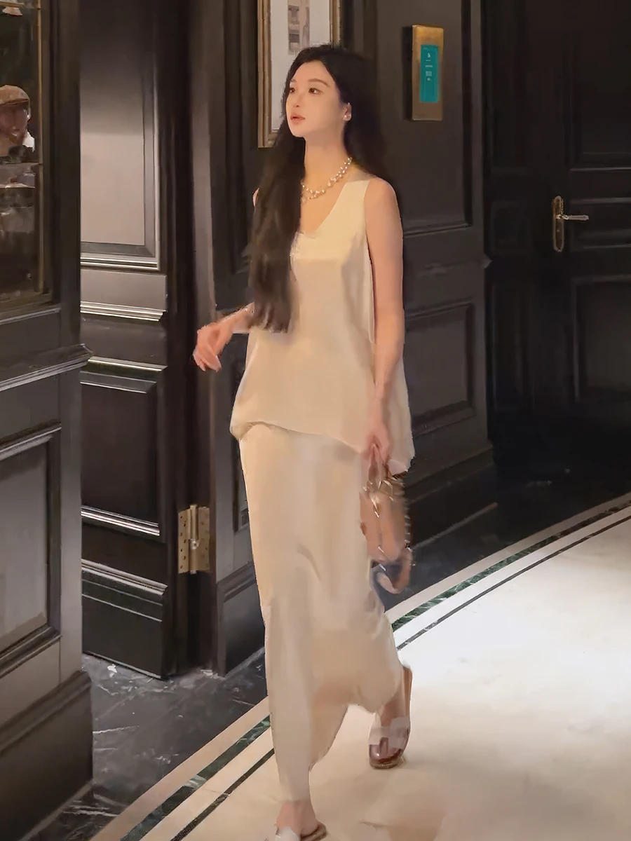 Estate 2025 Trendy Acetato Raso Svel Top dimagrante e gonna f Set in due pezzi per donna V-Ne Suite Marchio cinese