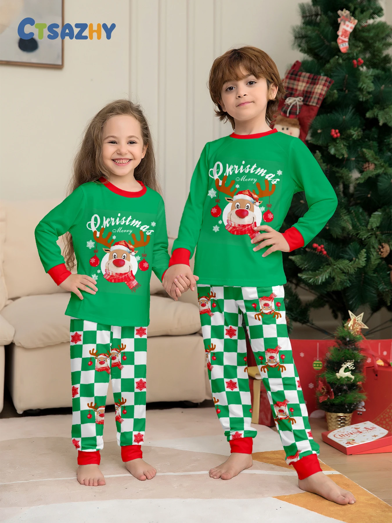 

Детский рождественский пижамный комплект — одинаковые зеленые олени, рубашка «С Рождеством» и клетчатые пижамные штаны