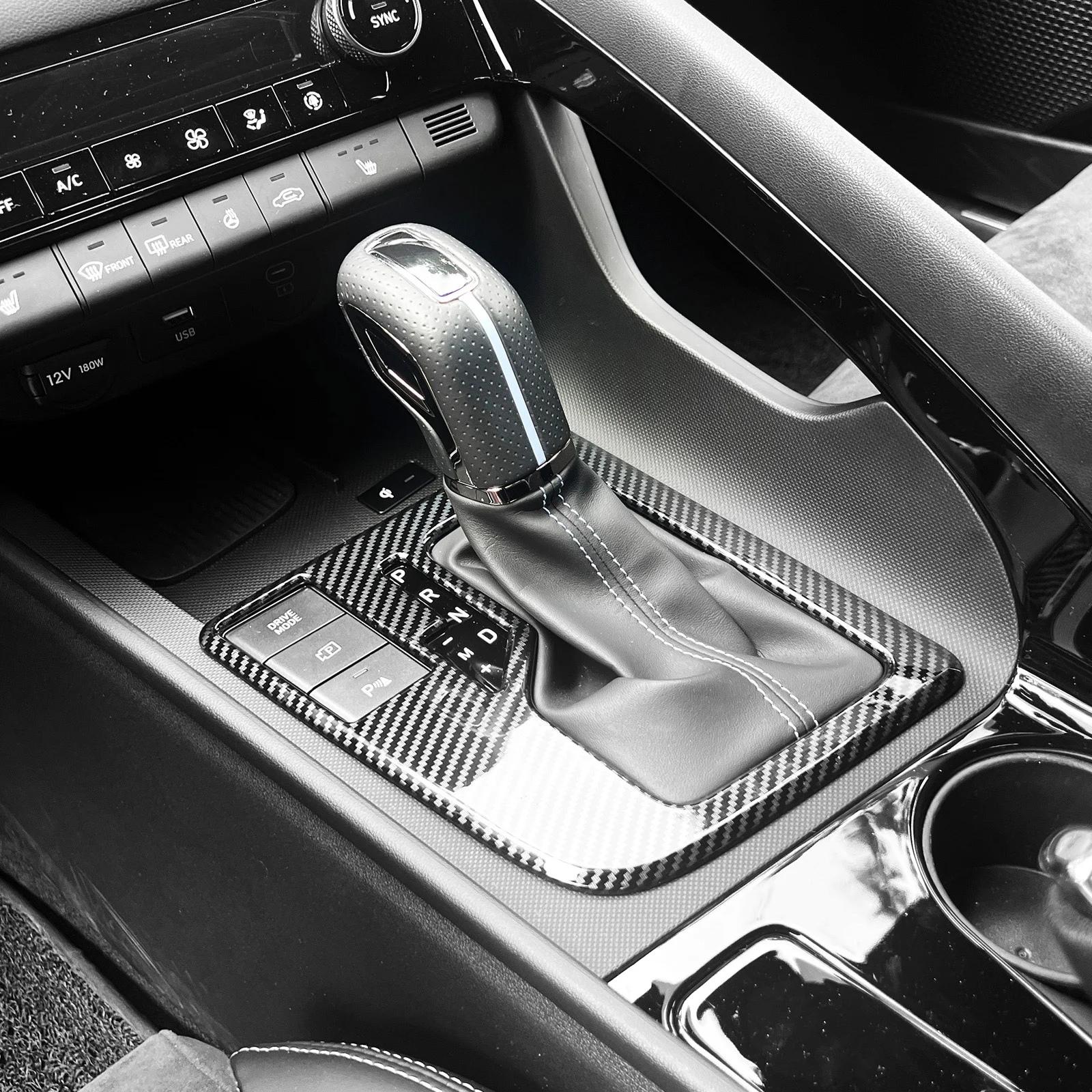 

Carbon Fiber Style Center Console Trim Cover Gear Shift Panel Sticker Interior Moulding For Hyundai Elantra CN7-N 2020-2023