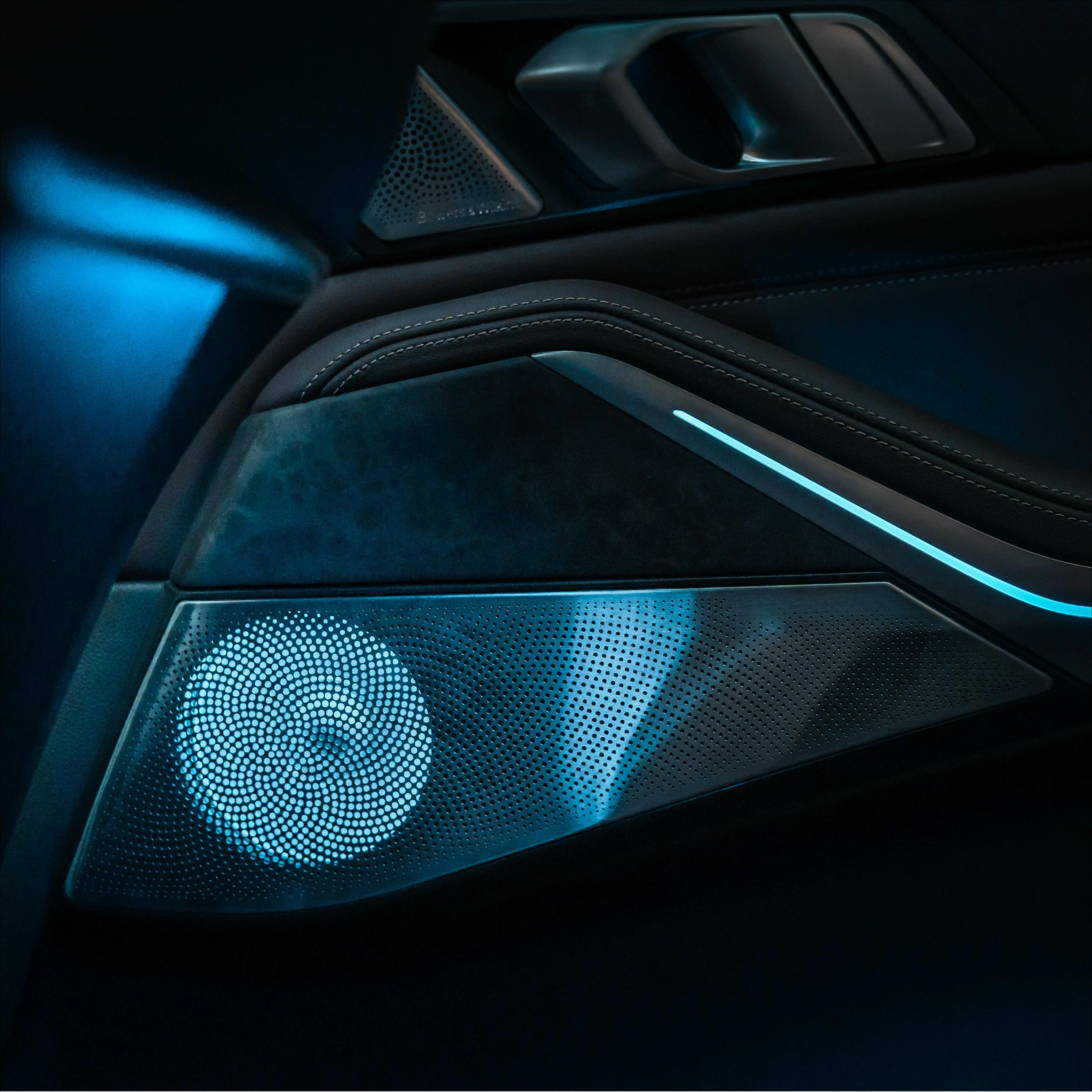 Speaker Cover with LED Light Tweeter Round Tweeter Ambient Light Audio Speaker Cover for  X5 G05 X7 G07