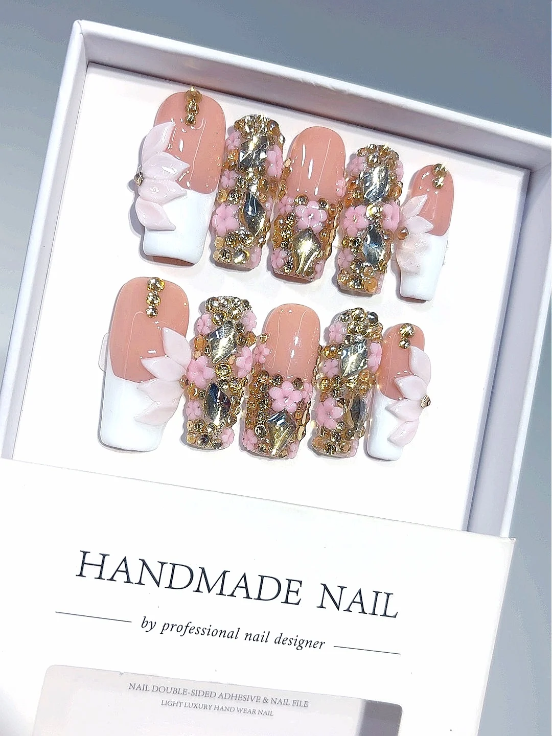 

Glam Floral Rhinestone Press-On Nails - Pink & Gold Almond Nails with 3D Flower & Crystal Accents（L300）