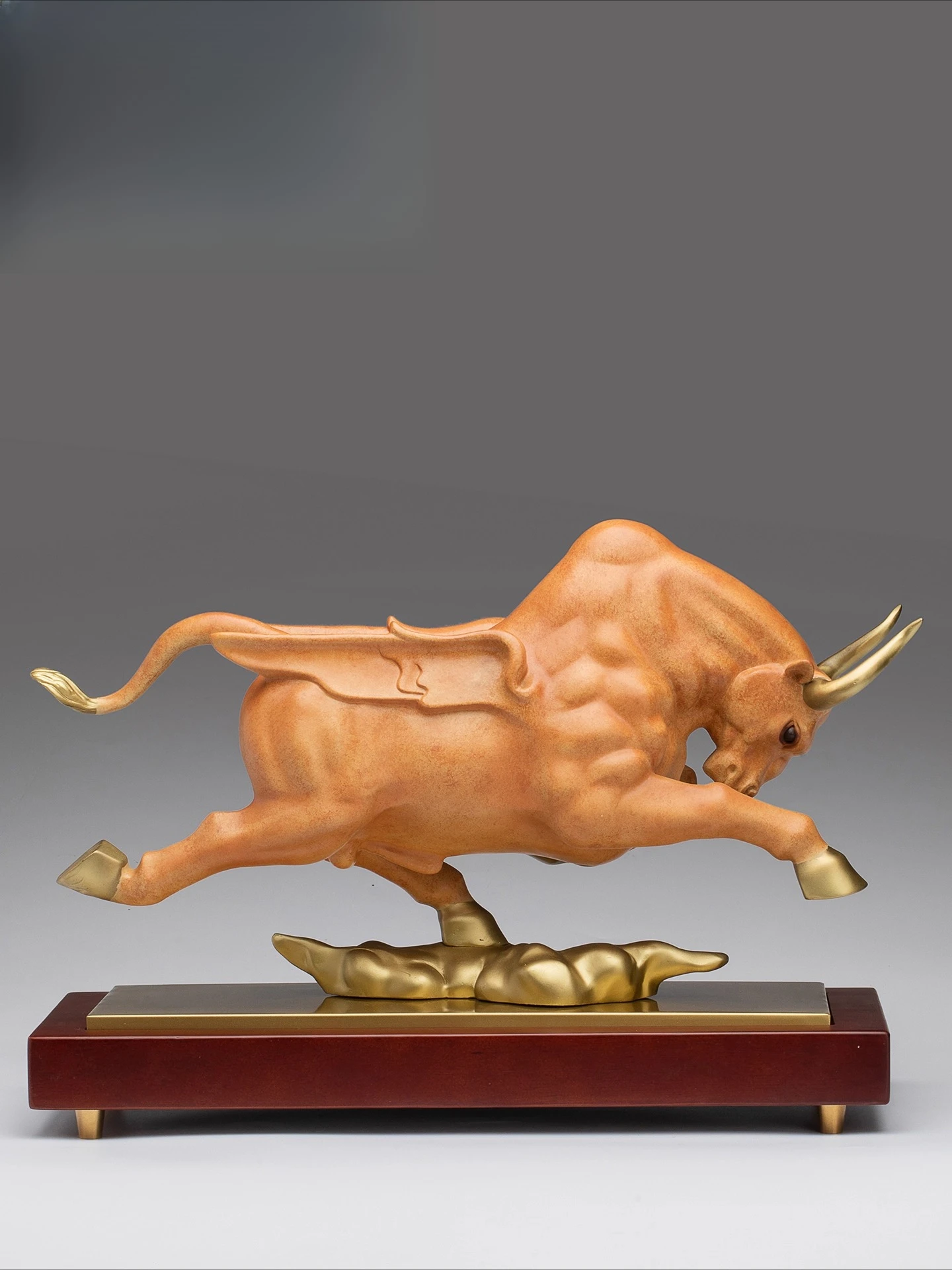 Niu Yun Chong Tian Living Room Desktop Copper Niu Ornament Home Decoration Household Gifts