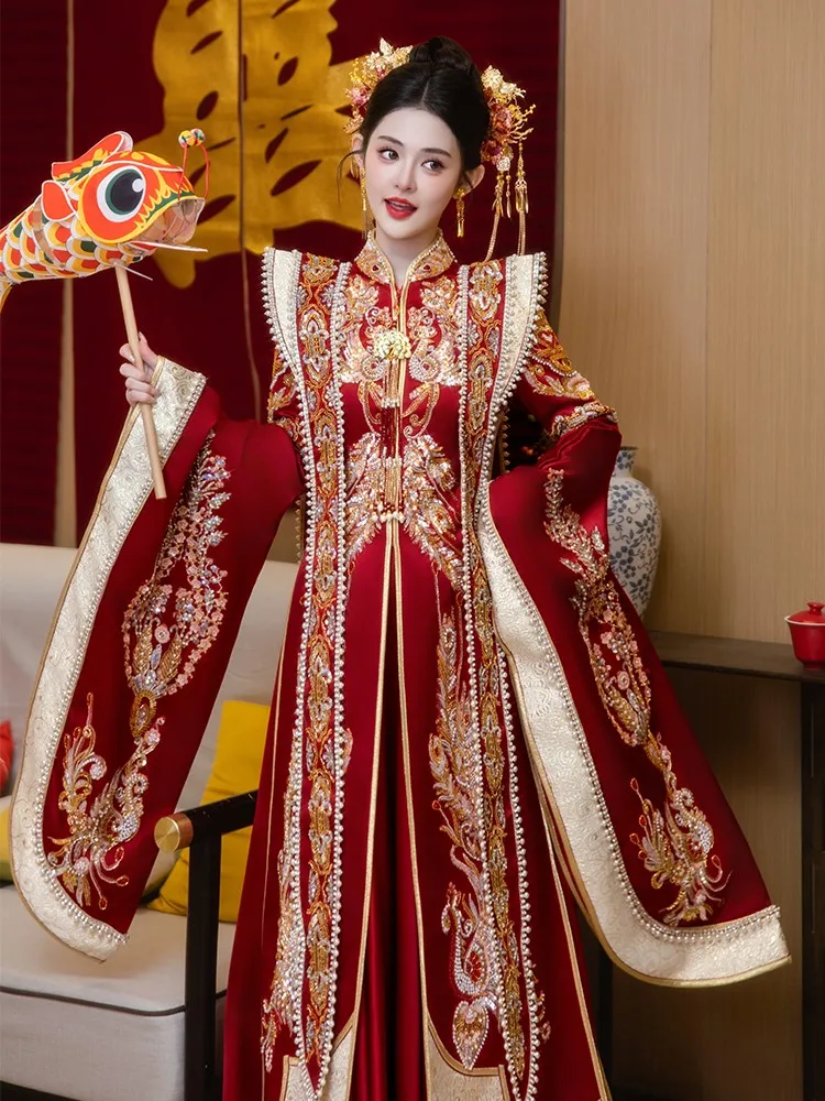 

A complete set of traditional Chinese wedding dress for brides large-sized attire