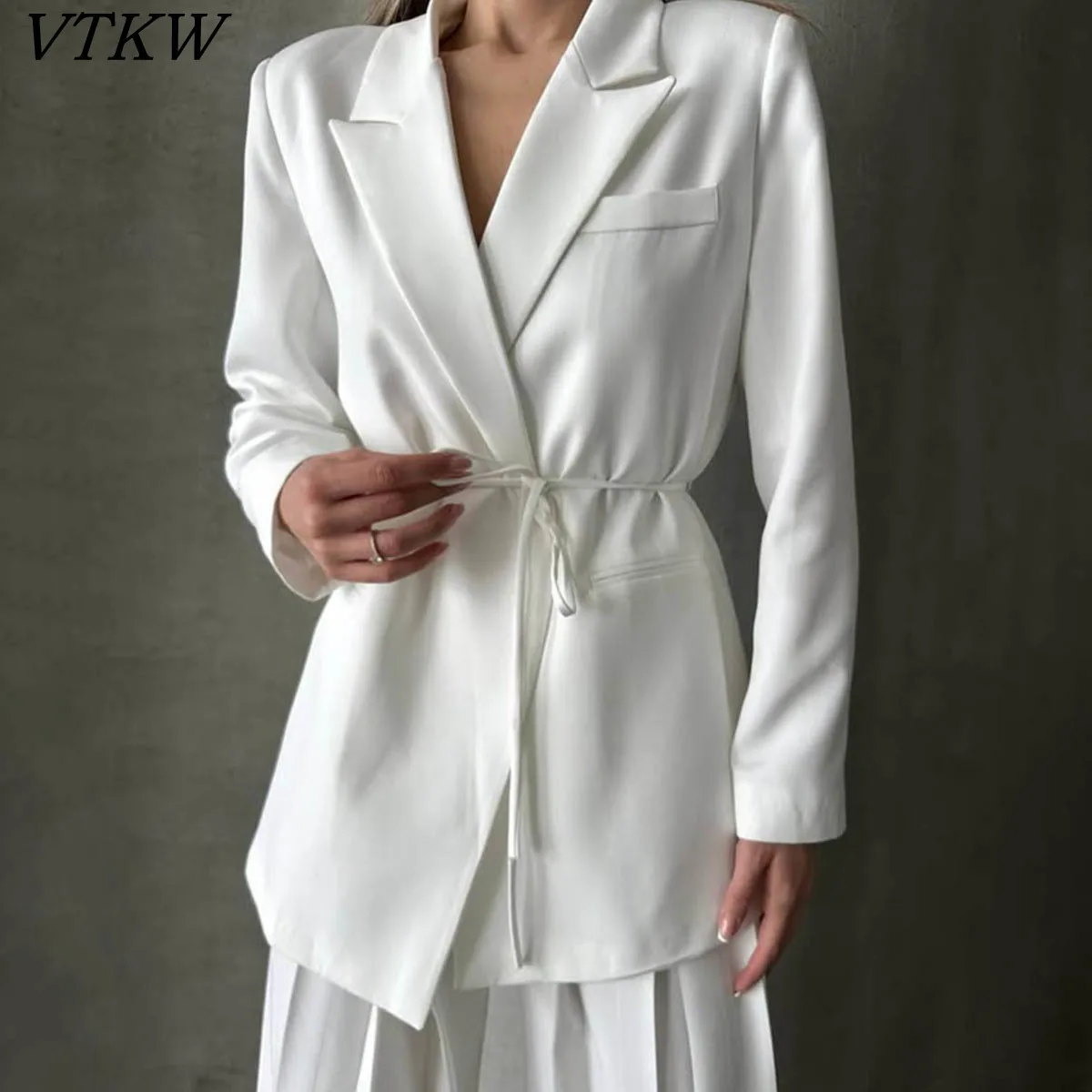 

VTKW Pure White Lace-wrapped High-waist Design 2025 Spring New Women's Blazer Versatile Simple High-quality Business Suit Jacket