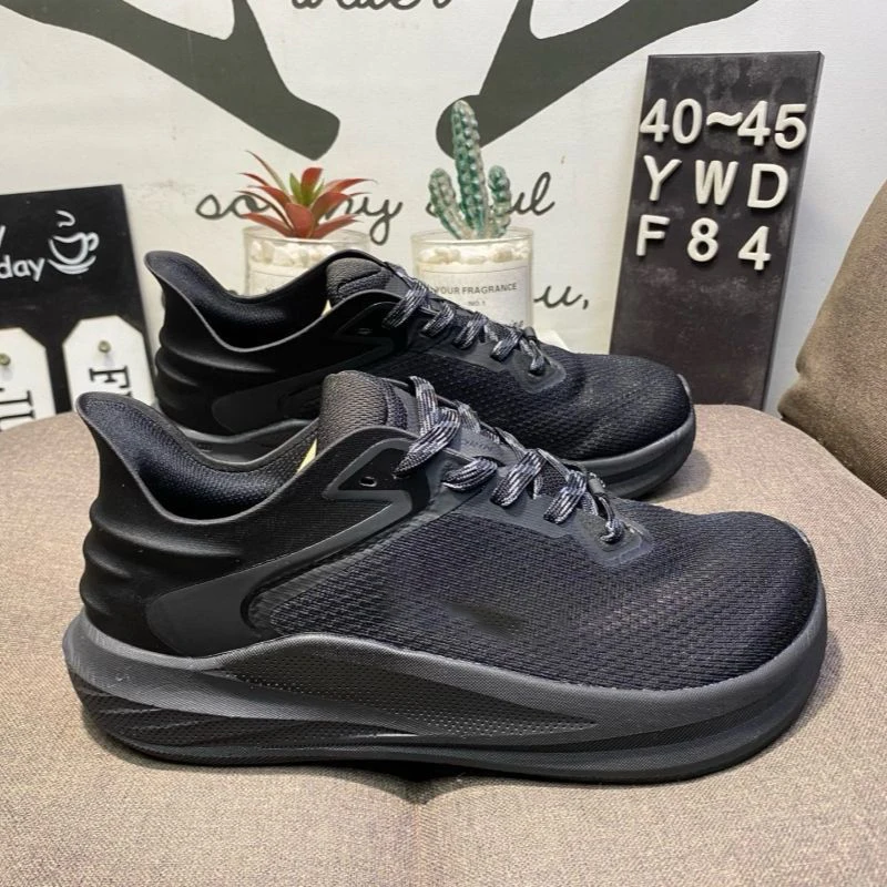 New 2025 professional wear-resistant breathable unisex running shoes lightweight and comfortable outdoor casual sneakers Very go