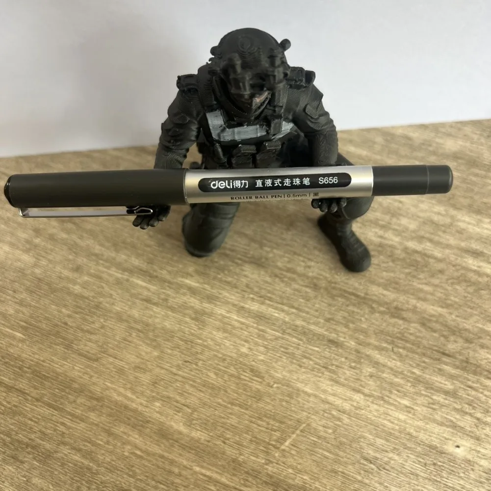 Creative 3D Printing Soldier Pen Holder 3D Printing Mercenary Pencil Storage Rack Desktop Decoration Police Stationery Ornament