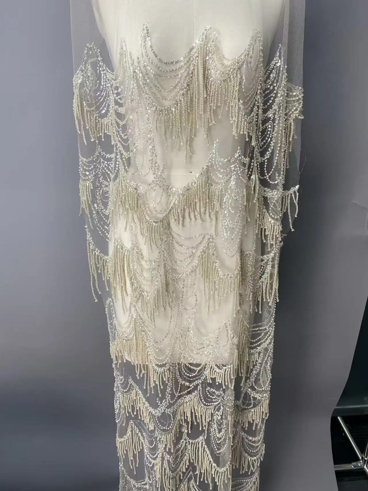 

Идеальная тюлевая ткань с тяжелыми бисером для свадебного платья, свадебное платье, сверкающее блестящее ожерелье с кристаллами, легкий материал платья