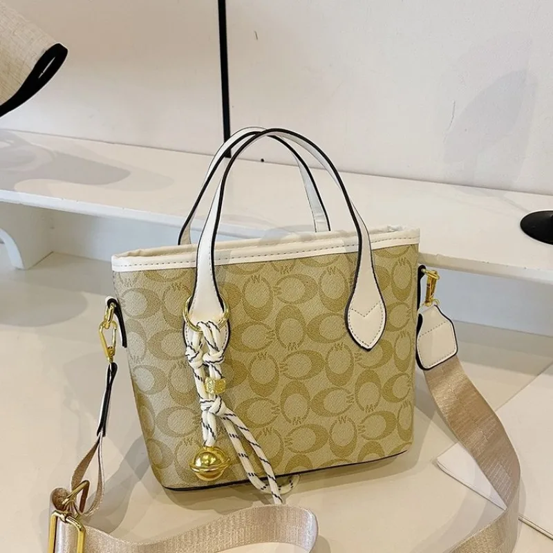 

Ladies Sleek Handbag Slim Profile For Professional Environments And Corporate Events Business Appropriate