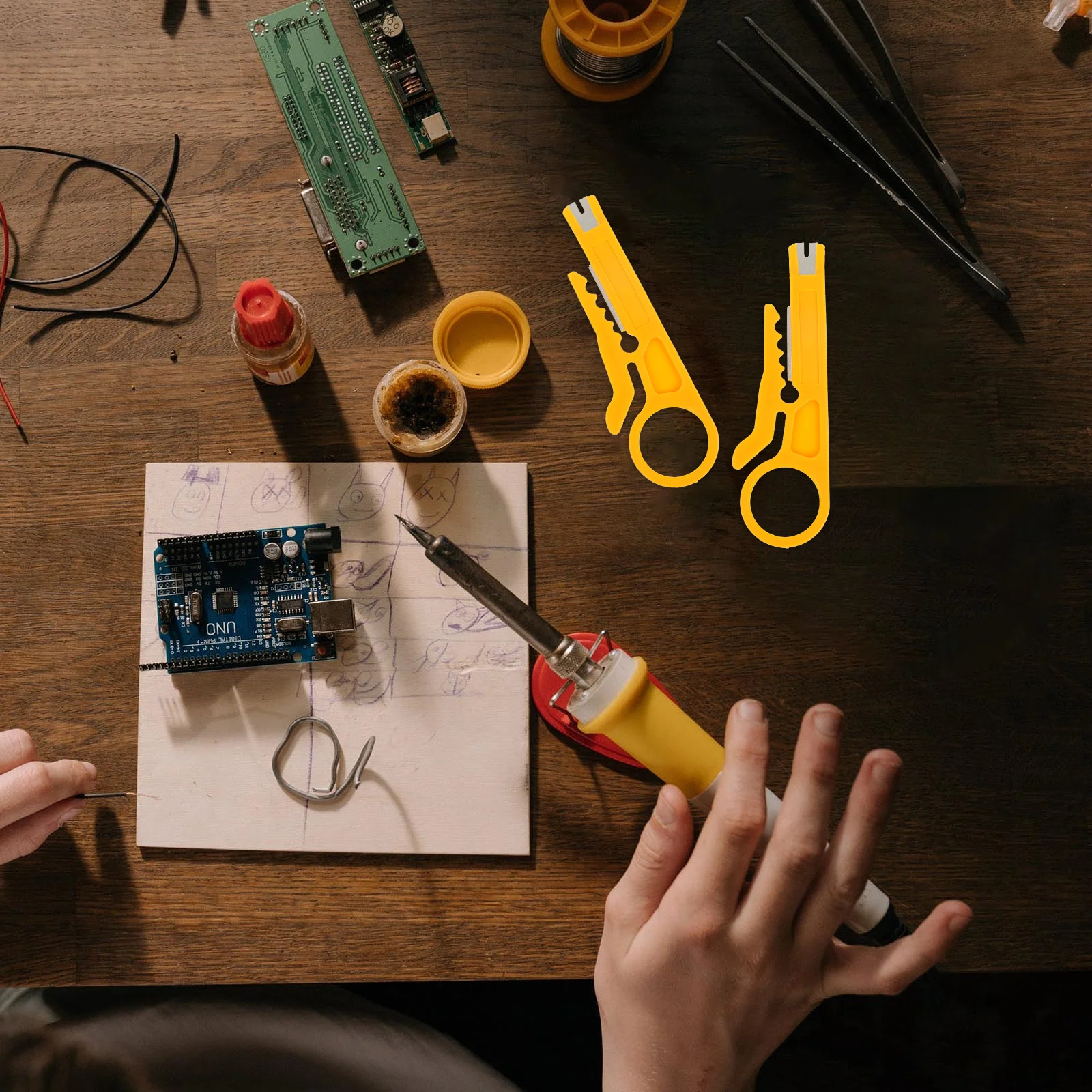 

20 pcs Mini Punch Down Tool 5-6.2Mm Multiple Holes Compact Pom Material Wire Stripper For Electrician Multifunctional Cable