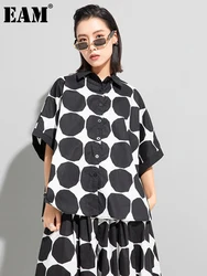 [EAM] blusa de talla grande con estampado de puntos negros para mujer, camisa holgada de manga tres cuartos con solapa nueva, moda Primavera Verano 2024 1DE6982