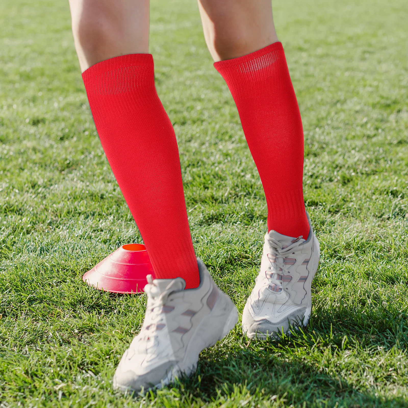 

1Pair Sports Stockings Knee-High Elastic Socks for Men Adults Soft Moisture-Wicking Fit All-Day Wear and Multiple Athletic Use