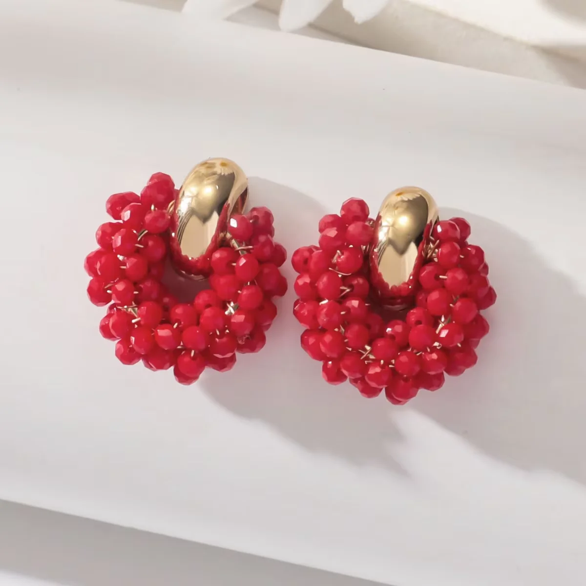 Image of Boho Elegante runde Kristall Perlen Tropfen Ohrringe für Frauen Luxus Mode Geometrische Baumeln Sommer Strand Party Schmuck