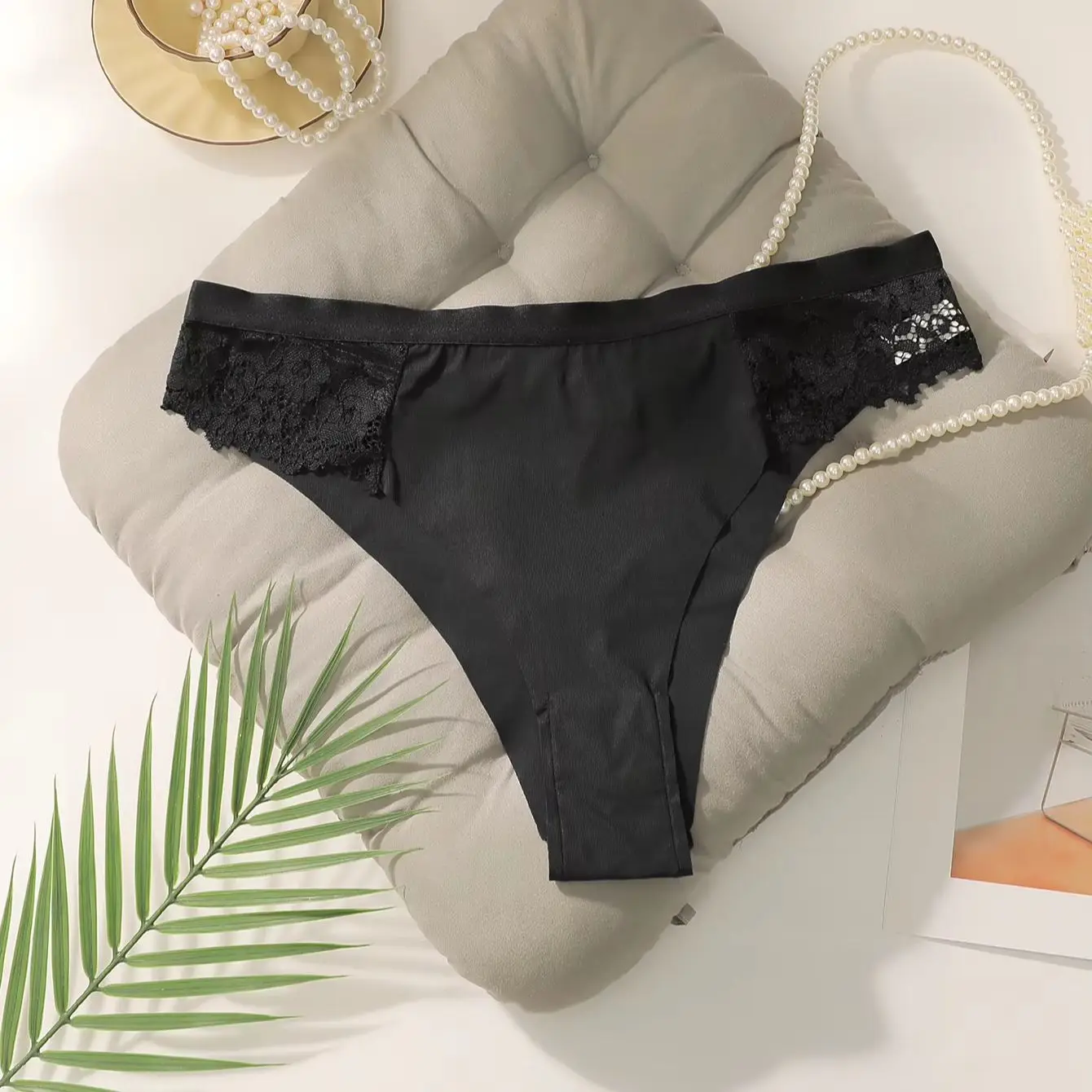 Large Size traceless Black Women high waist Underwear With Sexy plus size Lace Suitable For Full Figured Plus Women To Wear 2516