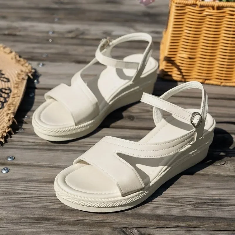 Sandálias de verão das mulheres, sapatos casuais, diariamente, cunhas plataforma, fivela, tamanho grande, venda especial