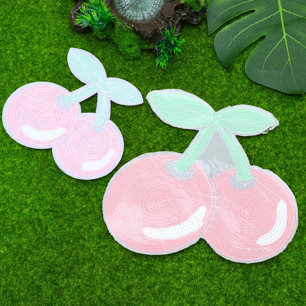 

2Pcs Cherry Embroidered Cloth Bead Patches DIY Sew Decoration Clothes Appliques Bright Colors Fashion Trend Elastic Band