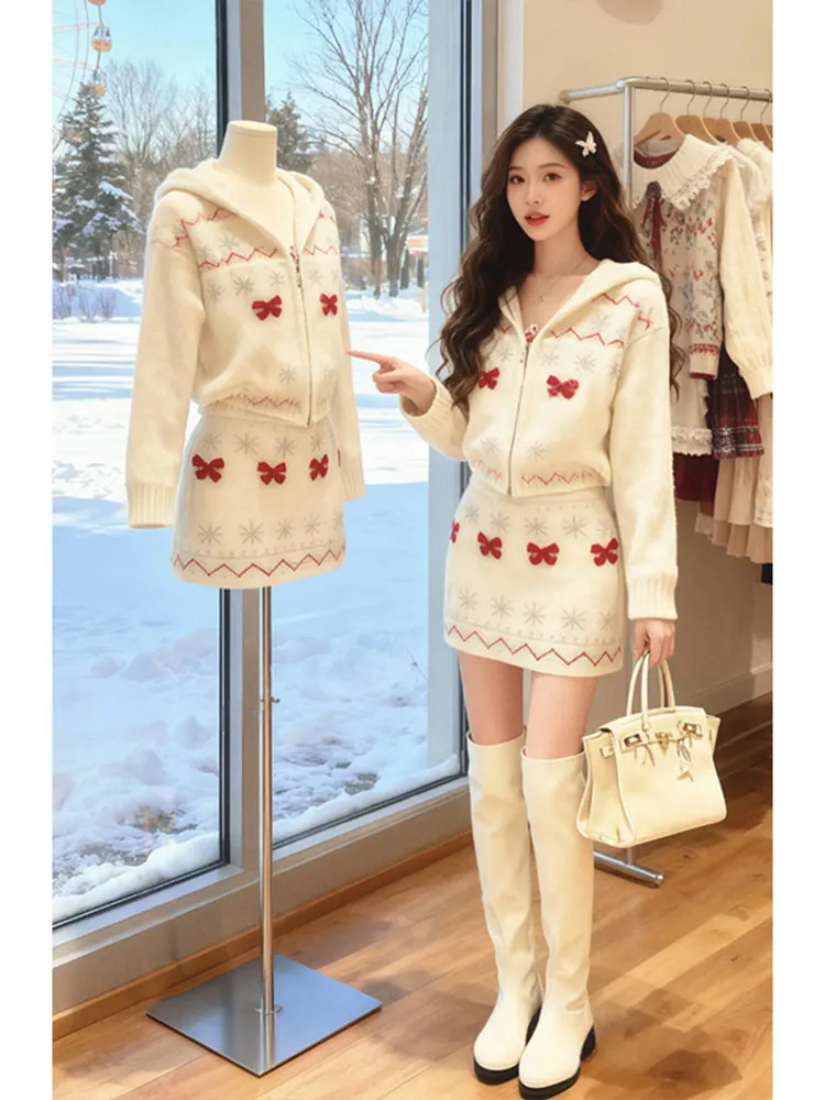 

Стильный вязаный комплект-двойка для женщин: зимняя шапка, пальто, короткая юбка. Уникальный дизайн с узлом, мягкий, дышащий, средней толщины.